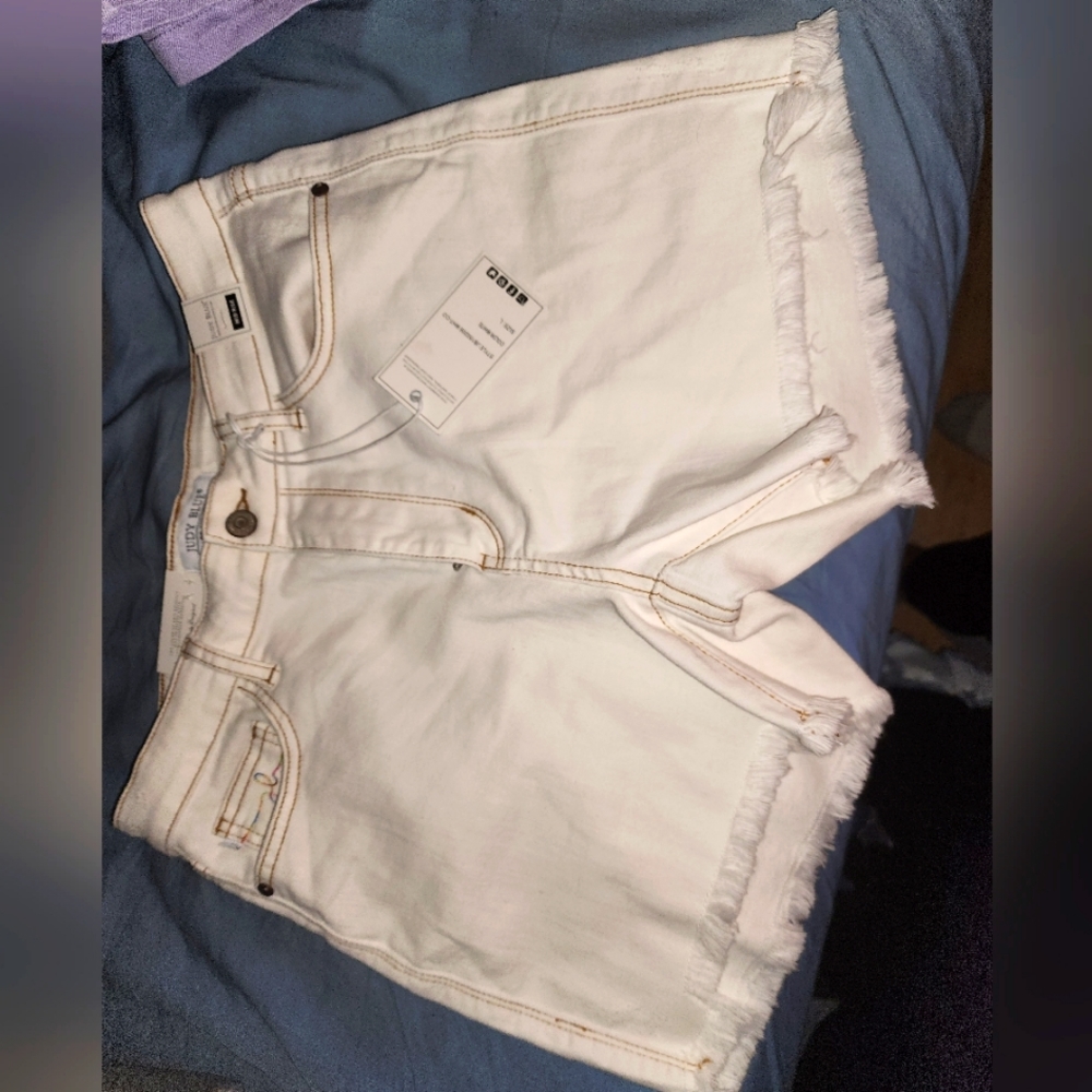 White Judy Blue Shorts rainbow stitching size L New with tags